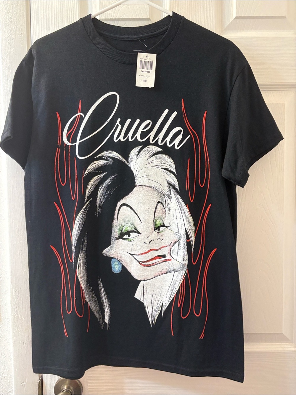 Disney Cruella De Vil Flames Graphic Shirt NWT Unisex Small Hot Topic